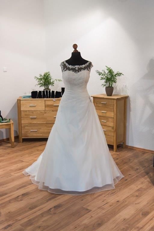 Brautmoden Schleppegrell Brautkleid