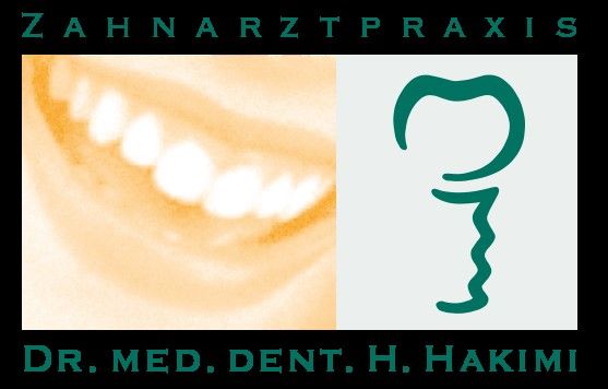 Logo einer Zahnarztpraxis mit einem lächelnden Mund und einem zahnförmigen Symbol.