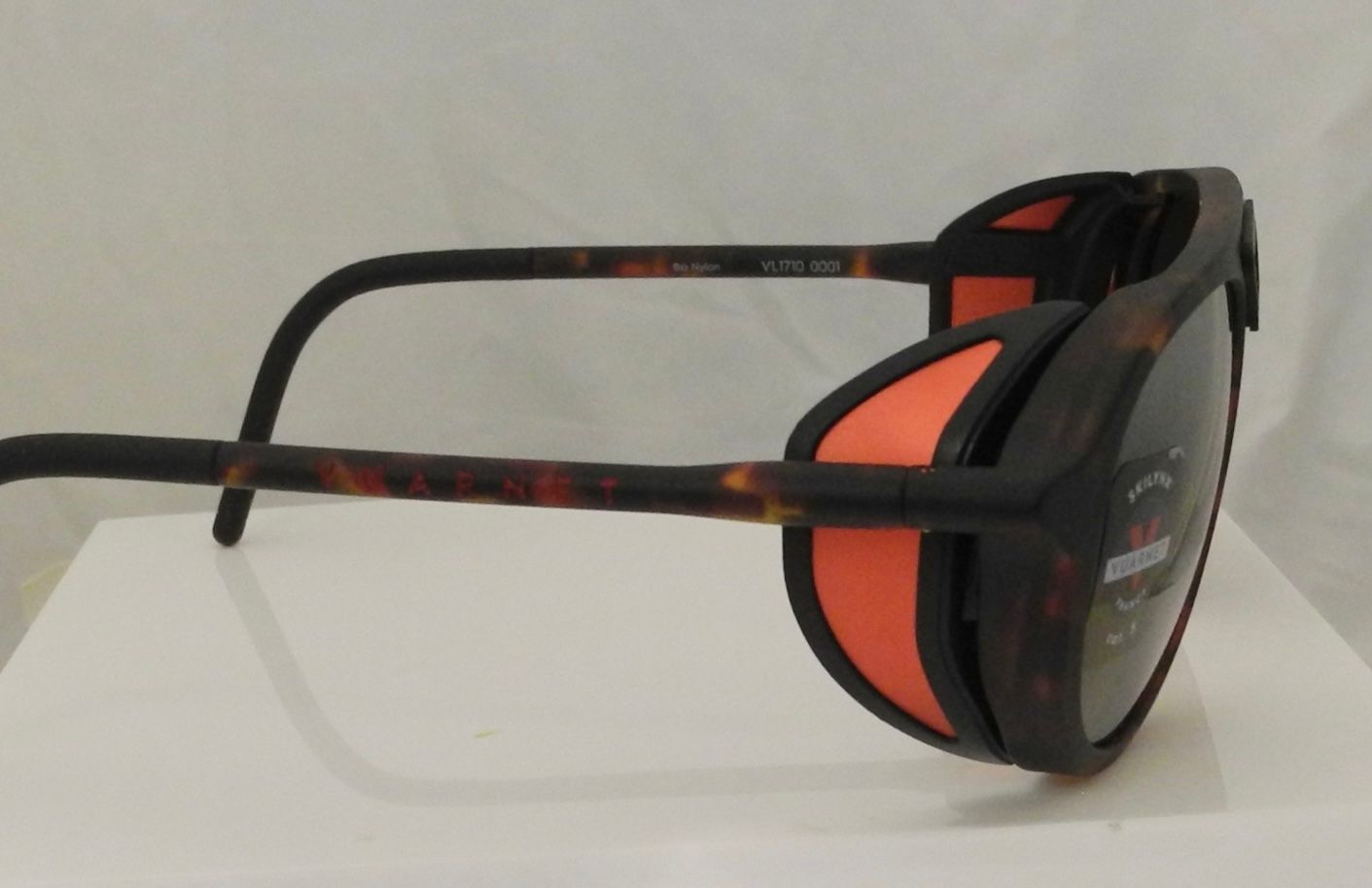 Ice factory branches écaille rouge