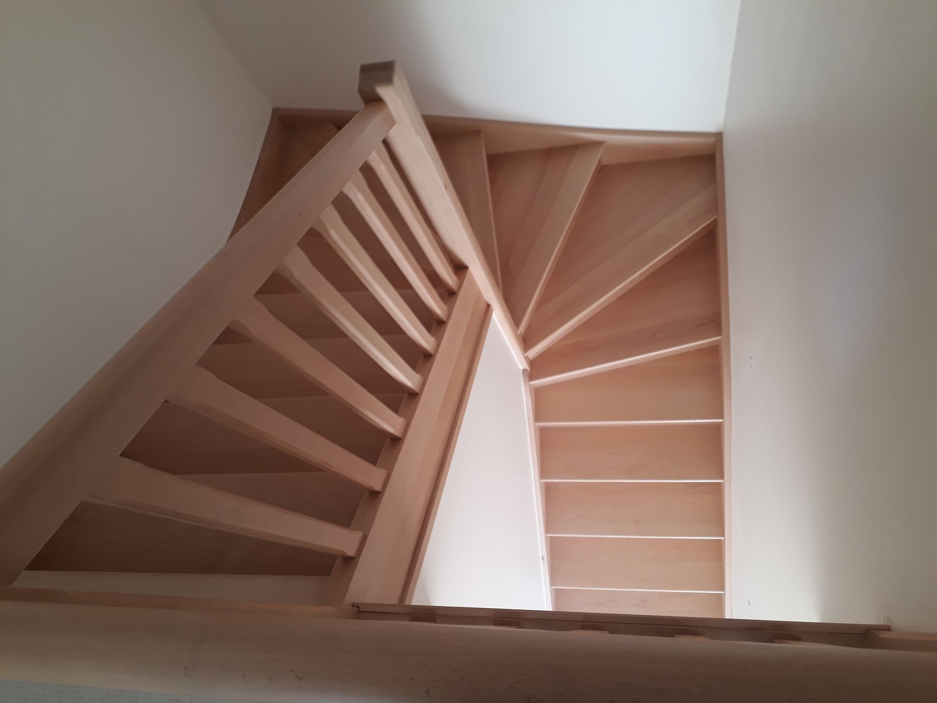 Escaliers tournant en bois