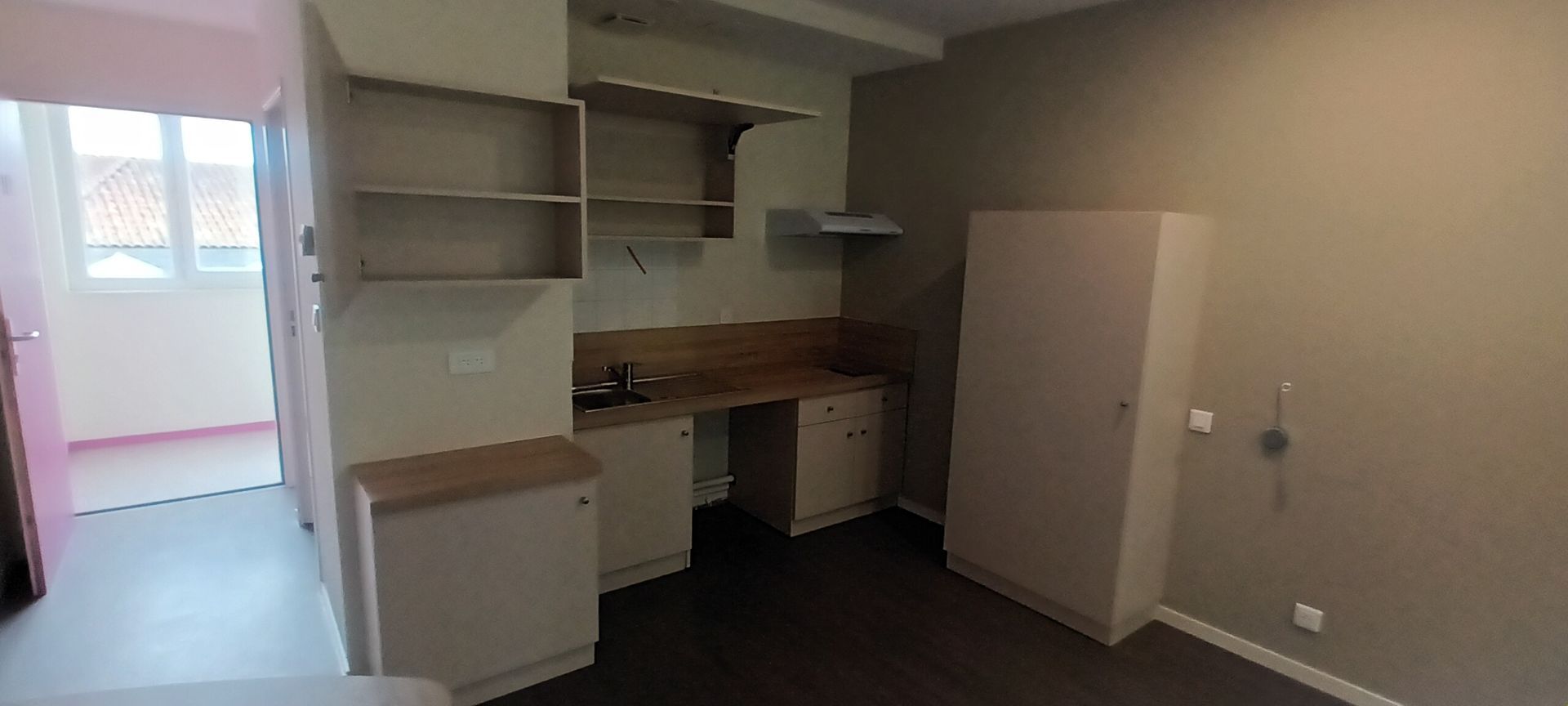 Agencement de mobilier en bois