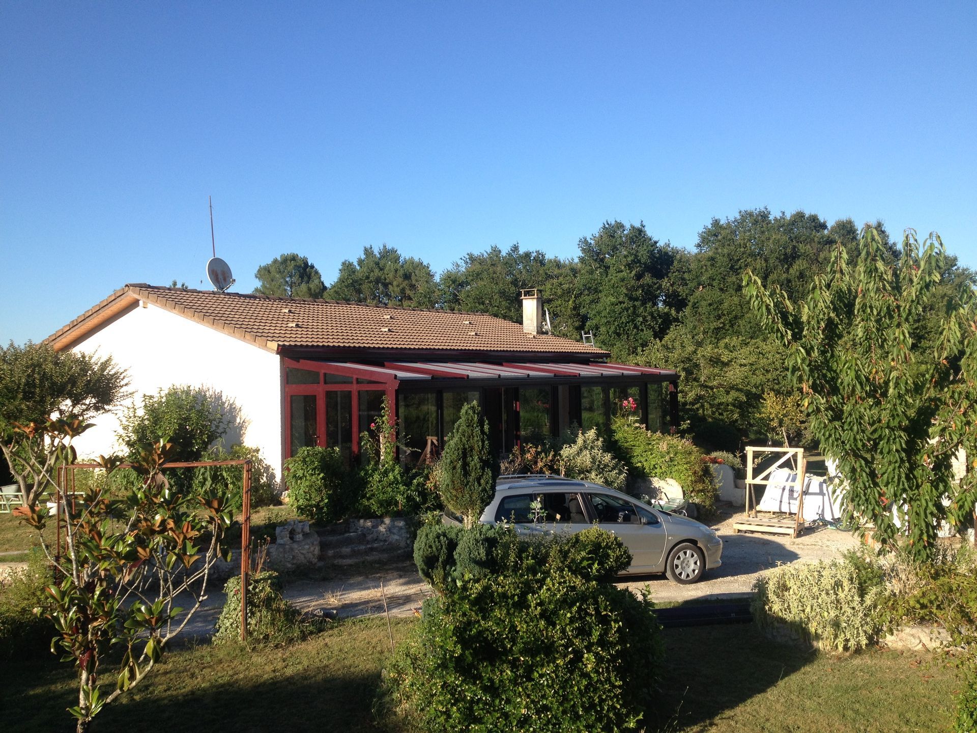 Véranda en aluminium pour agrandir une maison