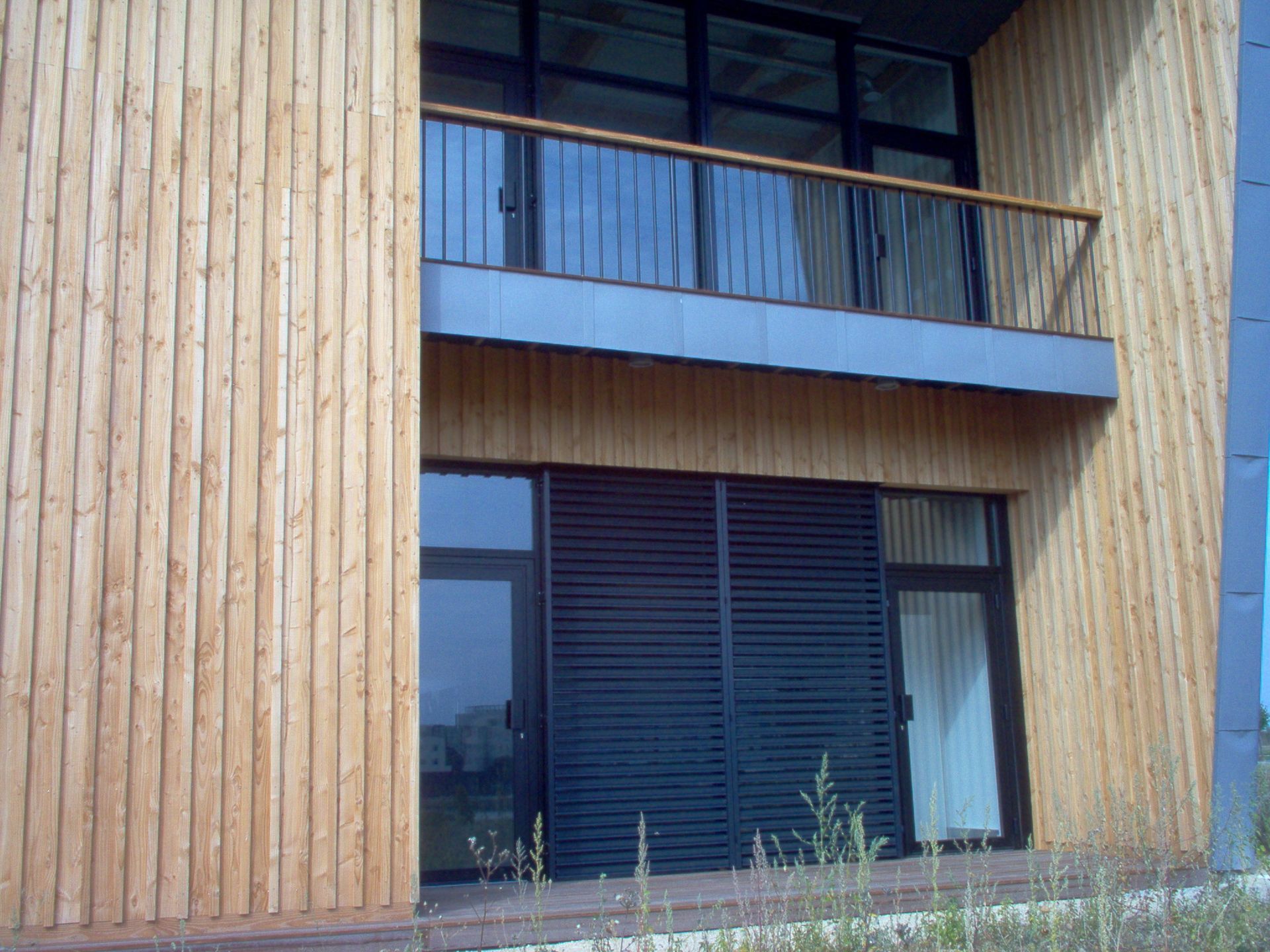 Stores et brise-soleil