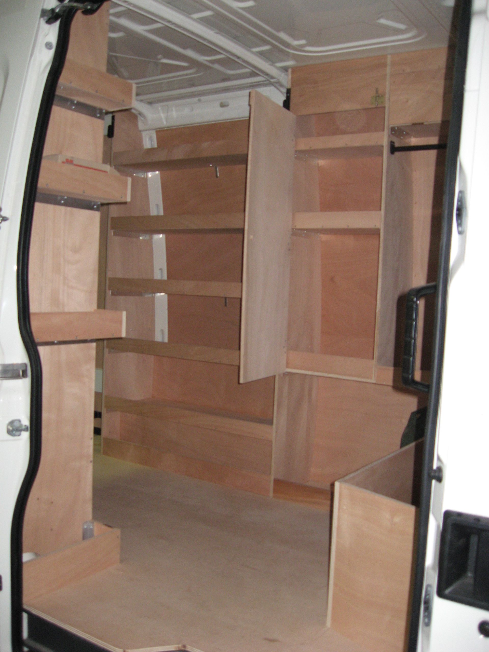 Aménagement intérieur d'un véhicule pour professionnel