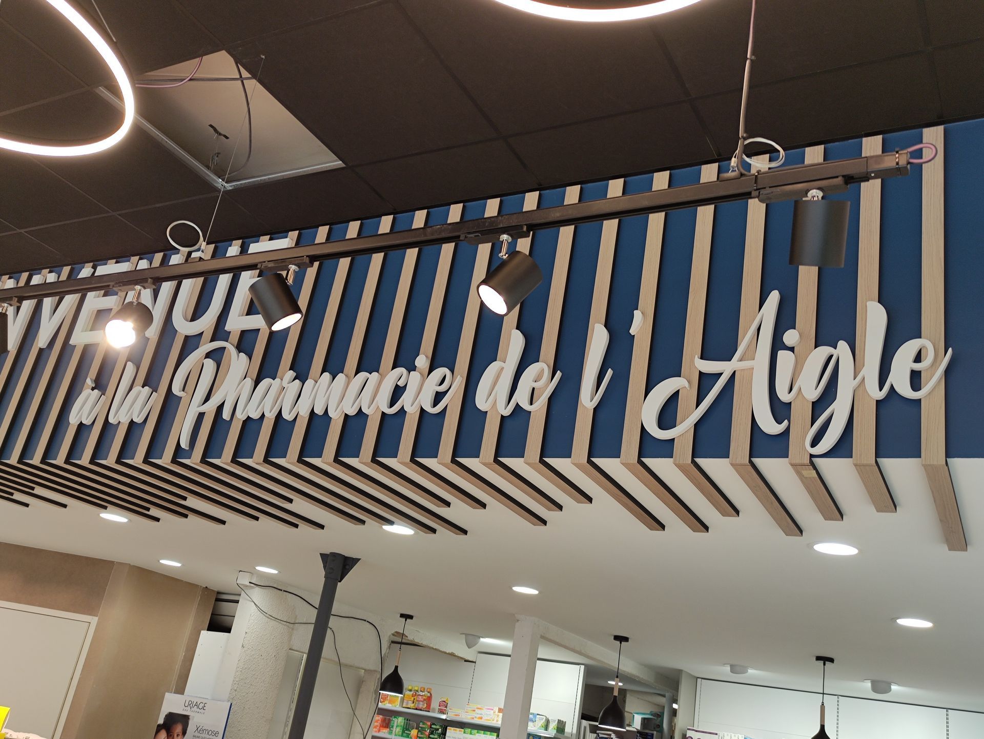 Décoration extérieure de magasin