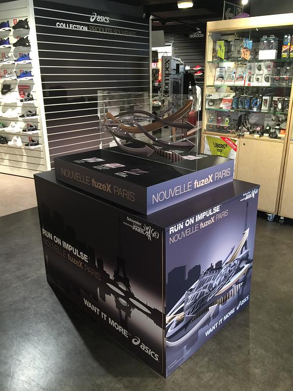 Stèle de présentation, magasin chez Séripro