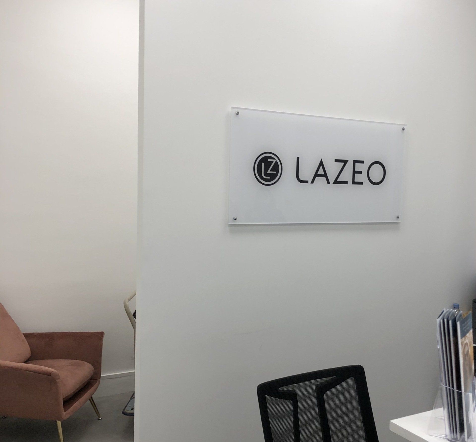 Enseigne déportée de haute qualité en Plexiglass