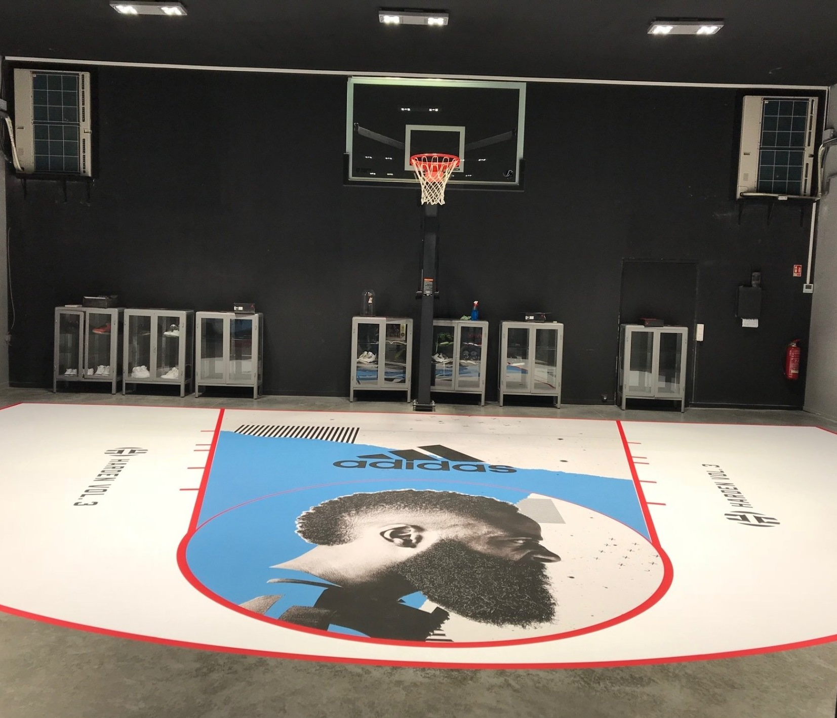 Marquage au sol imprimé et installé par Séripro Loire