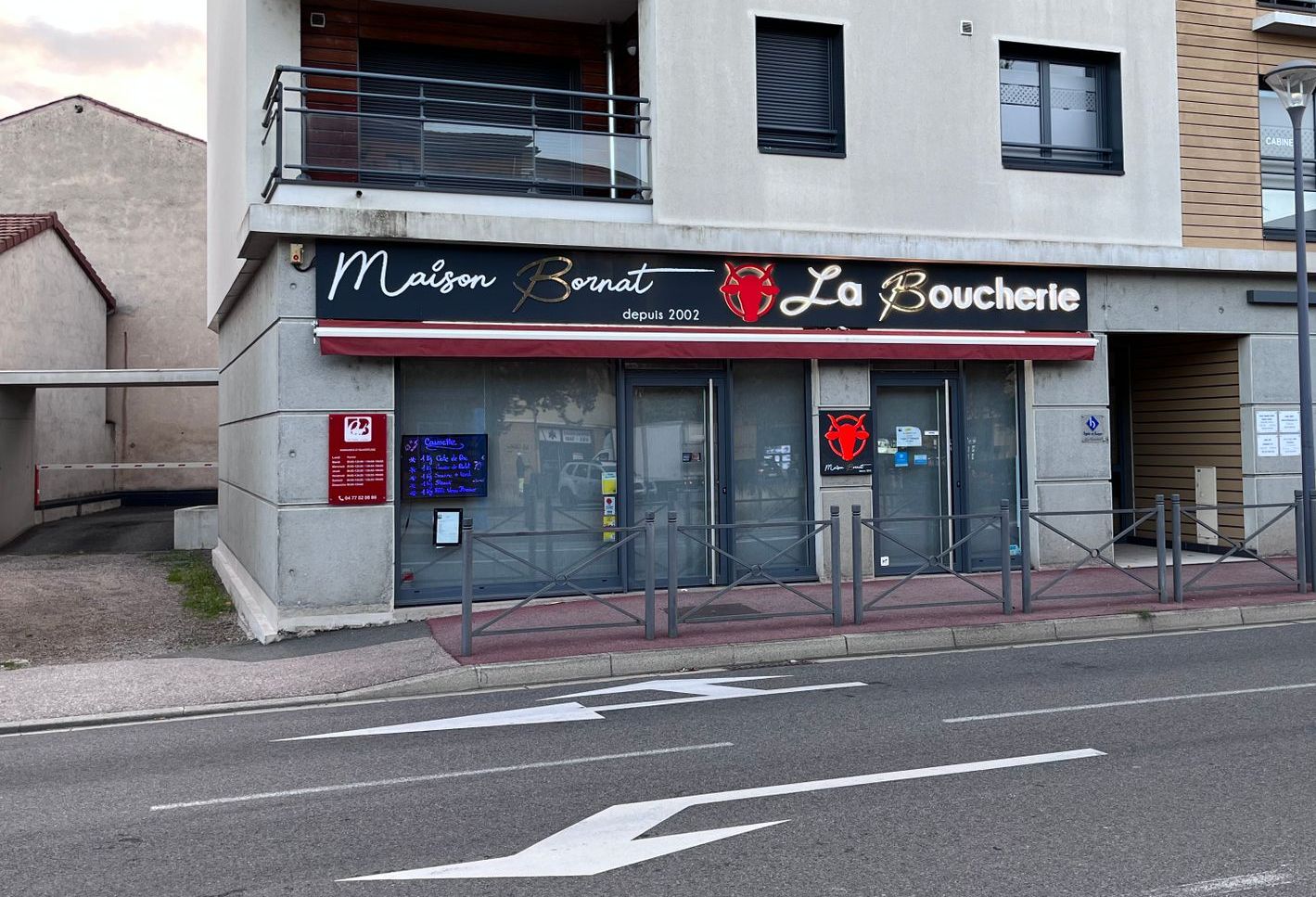 Enseigne sur mesure fabrication et pose Saint Etienne