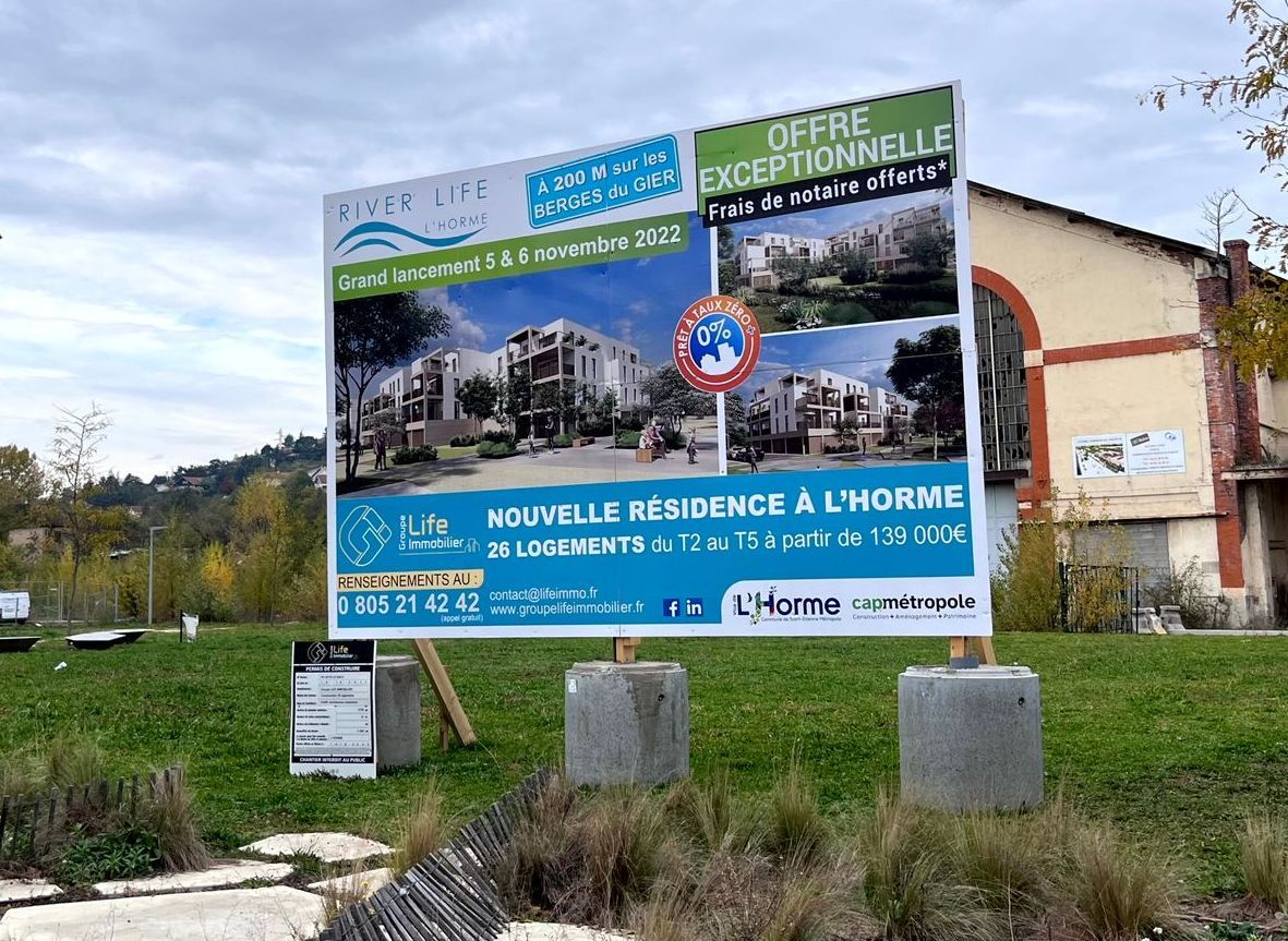 Panneaux de chantier, impression et installation sur plot béton