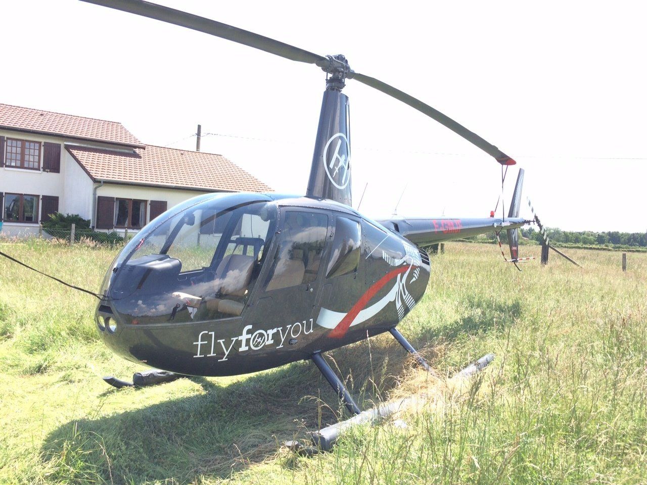 Marquage de véhicule de toute taille ! Flocage de bateau, avion, hélicoptère.