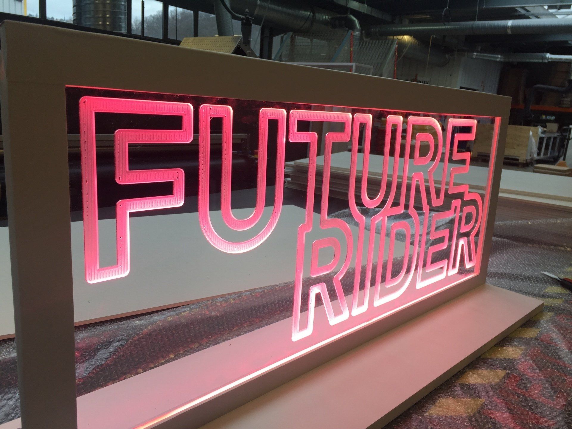 PLV lumineuse en plexiglass