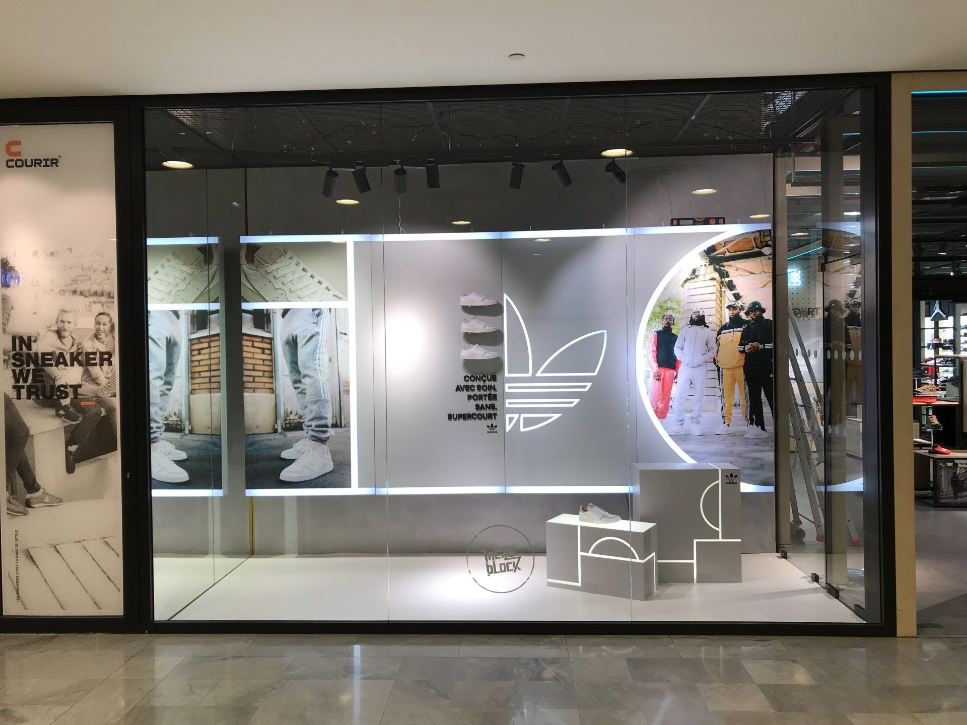 Décoration de vitrine sur mesure près de Saint-Etienne et Lyon