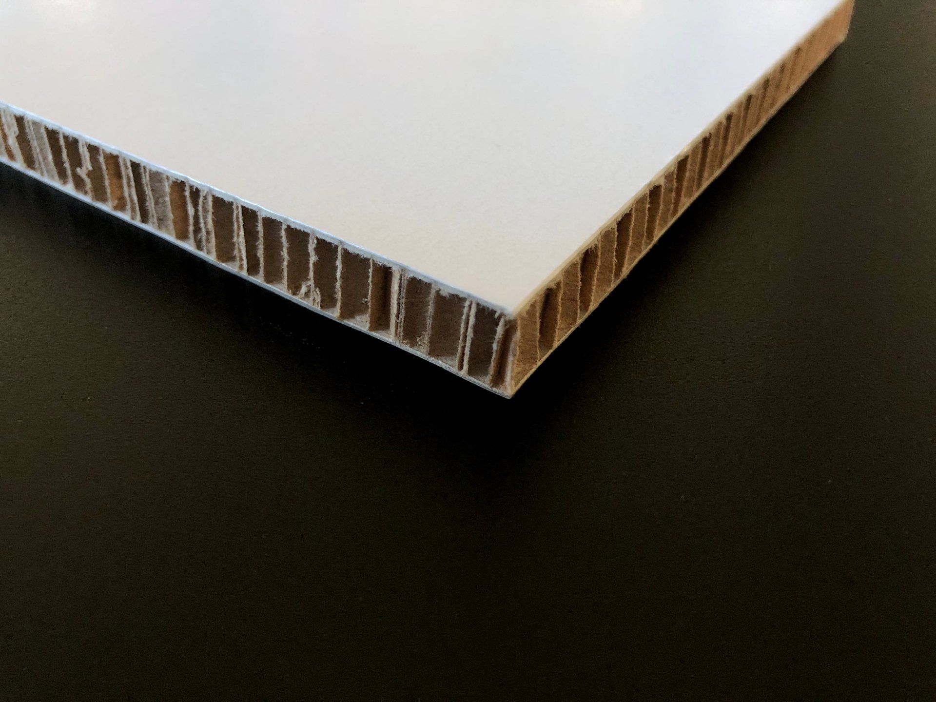 Re-board recyclable, impression et découpe chez Séripro Loire