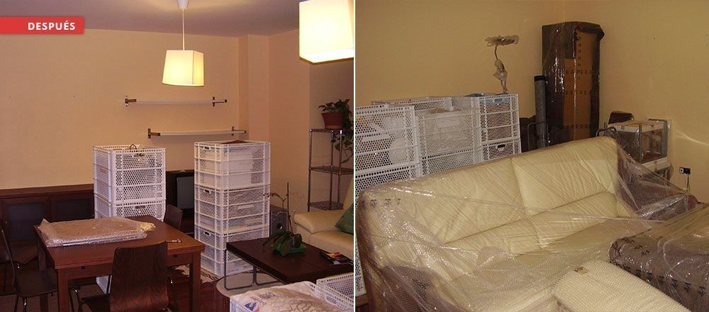 Una foto de antes y después de una sala de estar.