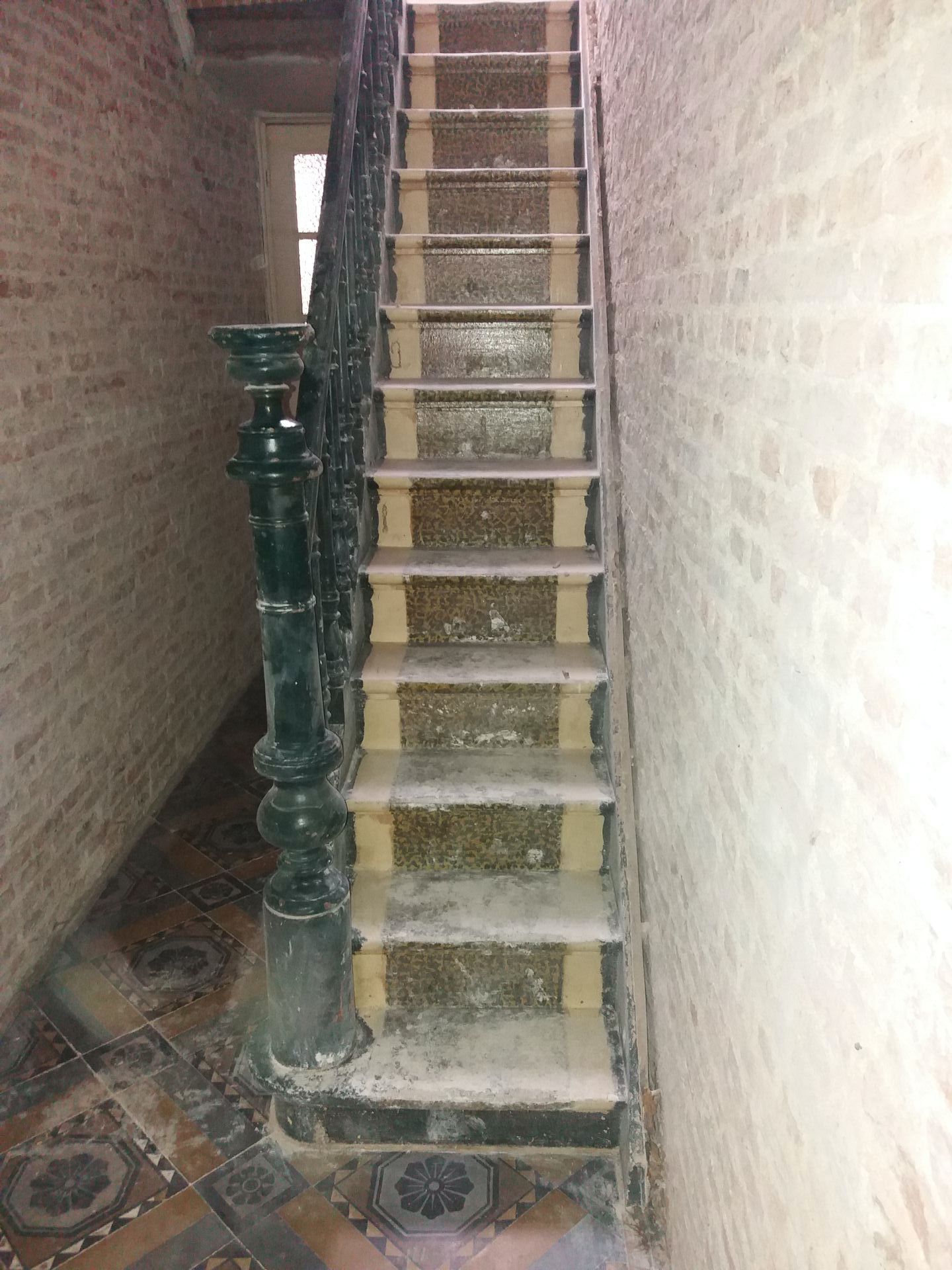 zandstralen trap, luchtgommen trap puurs