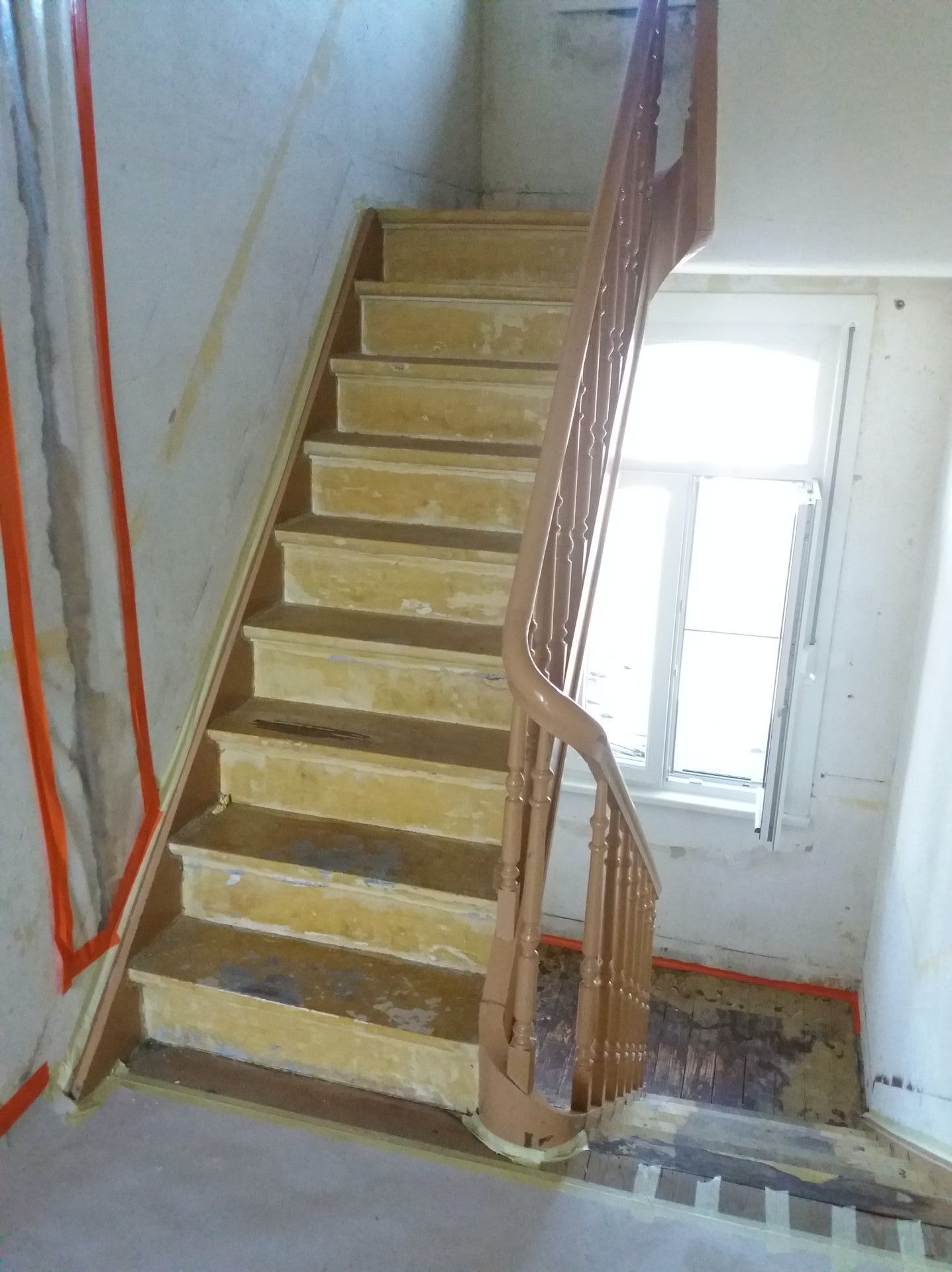 zandstralen trap Mechelen, luchtgommen trap Mechelen