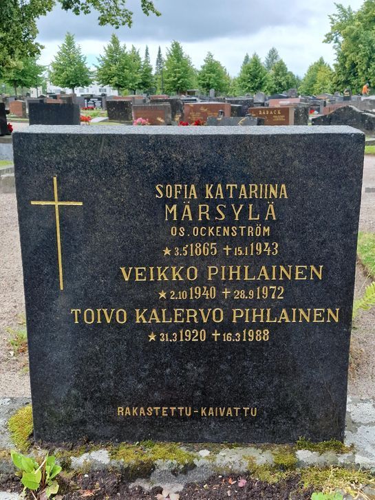 Hautakivi entisöinnin jälkeen