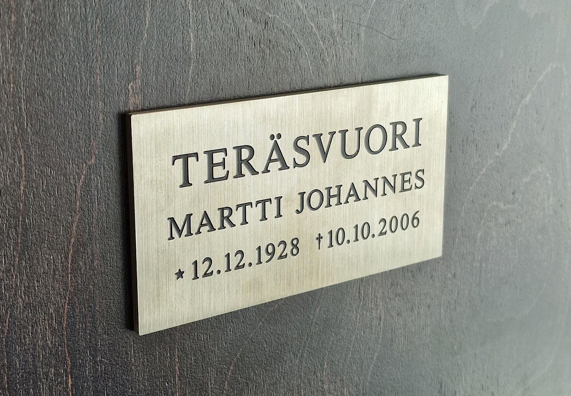 Vaasan Hautakivi & Kaiverrus