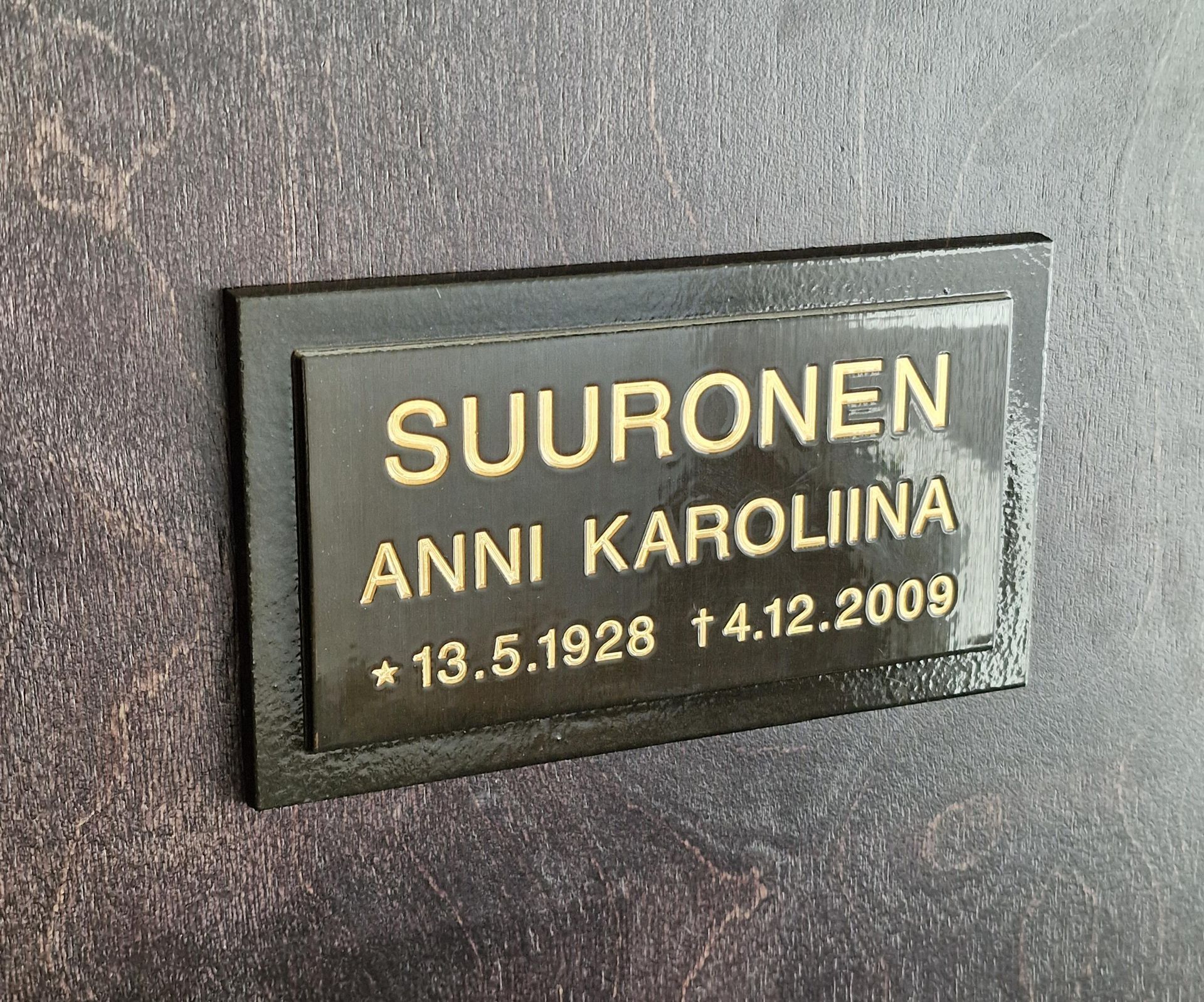 Vaasan Hautakivi & Kaiverrus