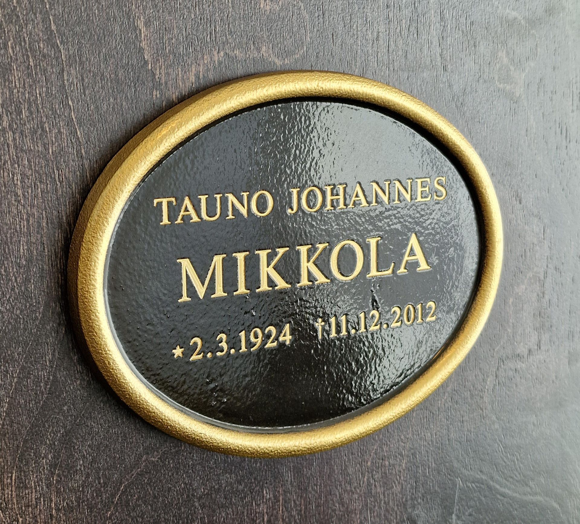 Vaasan Hautakivi & Kaiverrus