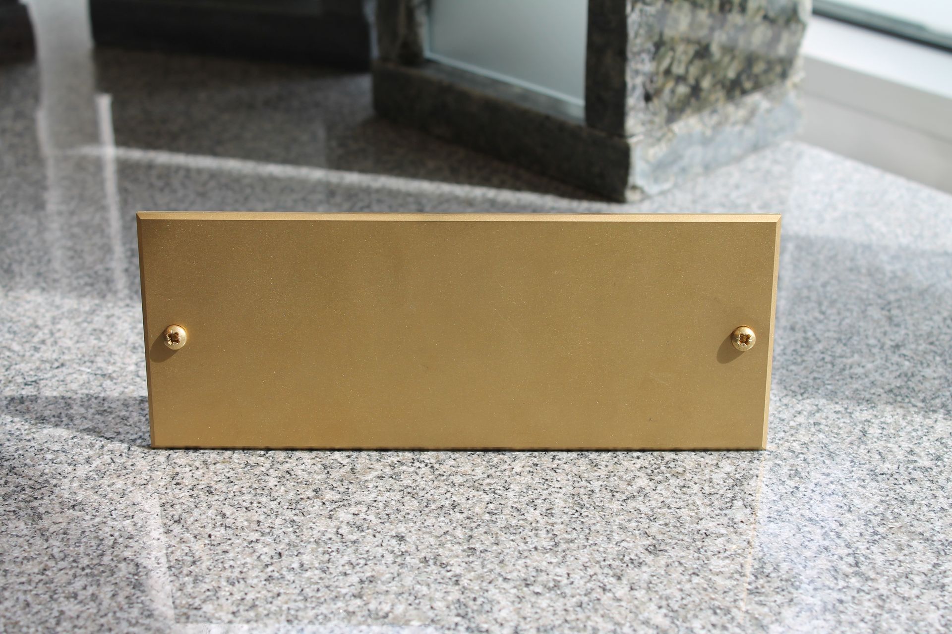 Vaasan Hautakivi & Kaiverrus