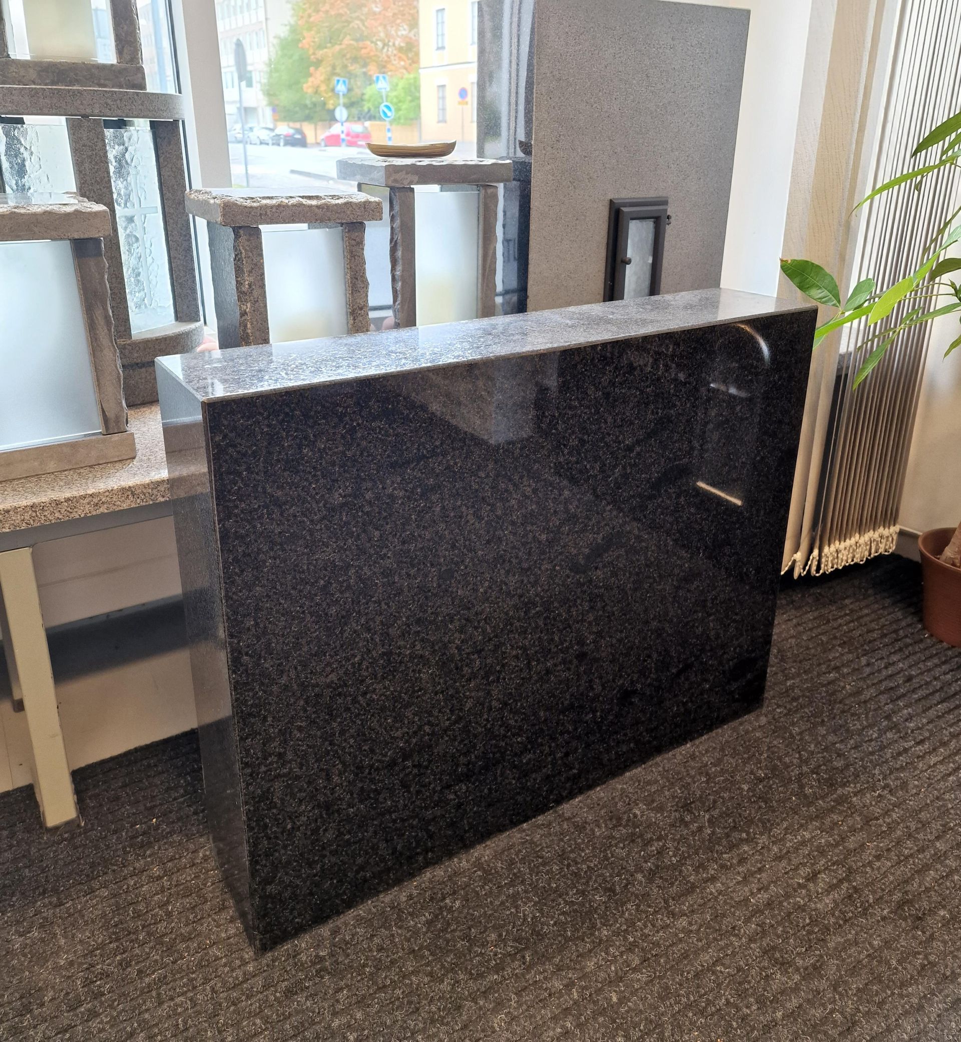 Vaasan Hautakivi & Kaiverrus