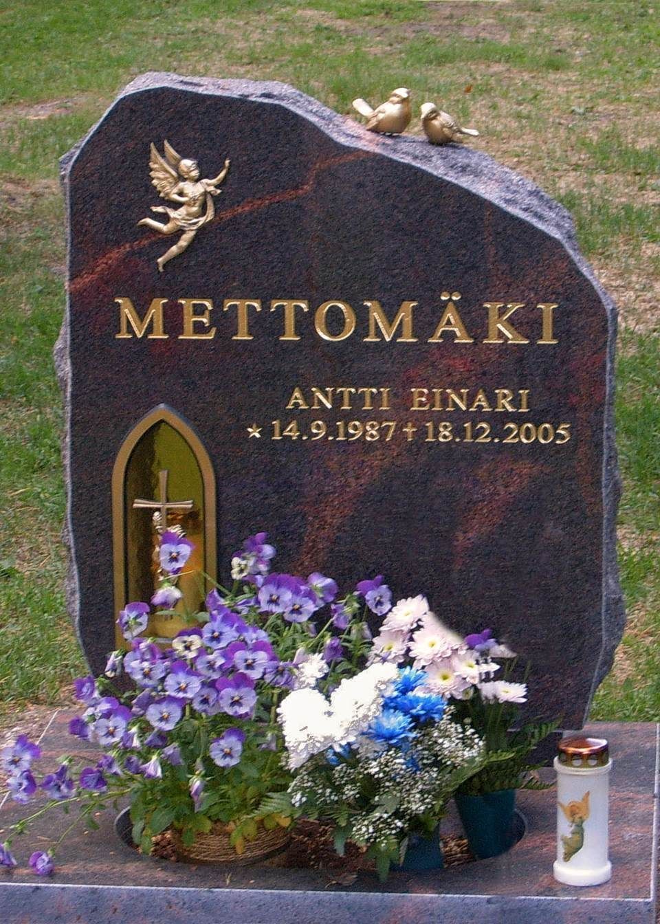 Vaasan Hautakivi & Kaiverrus