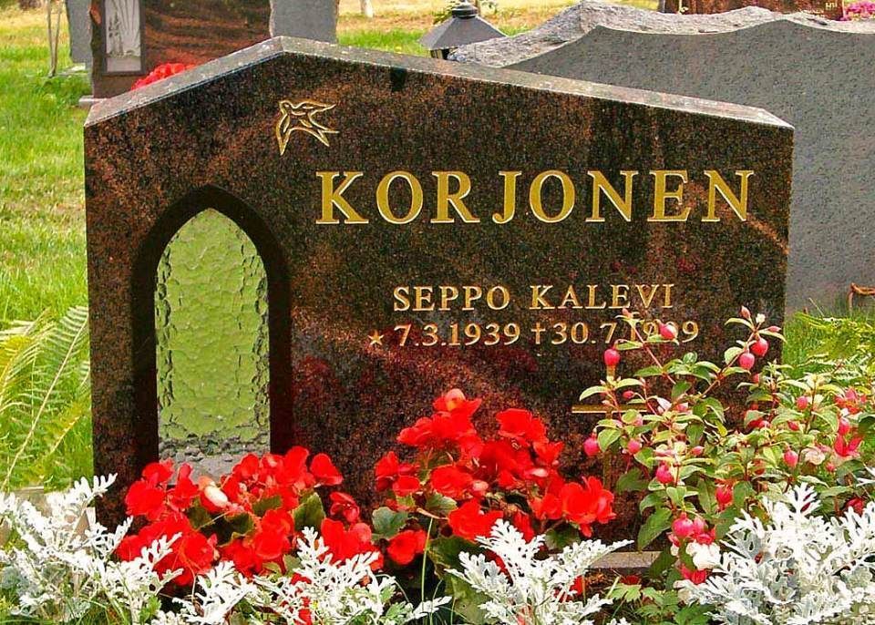 Vaasan Hautakivi & Kaiverrus