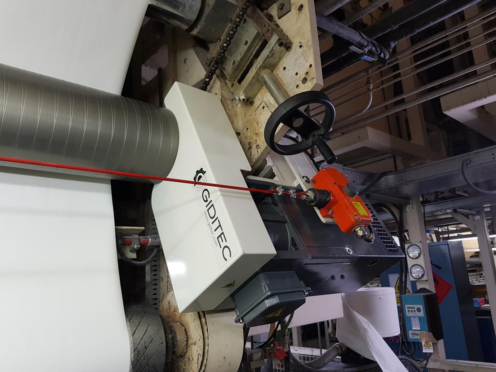 Una máquina en una fábrica que dice ootec