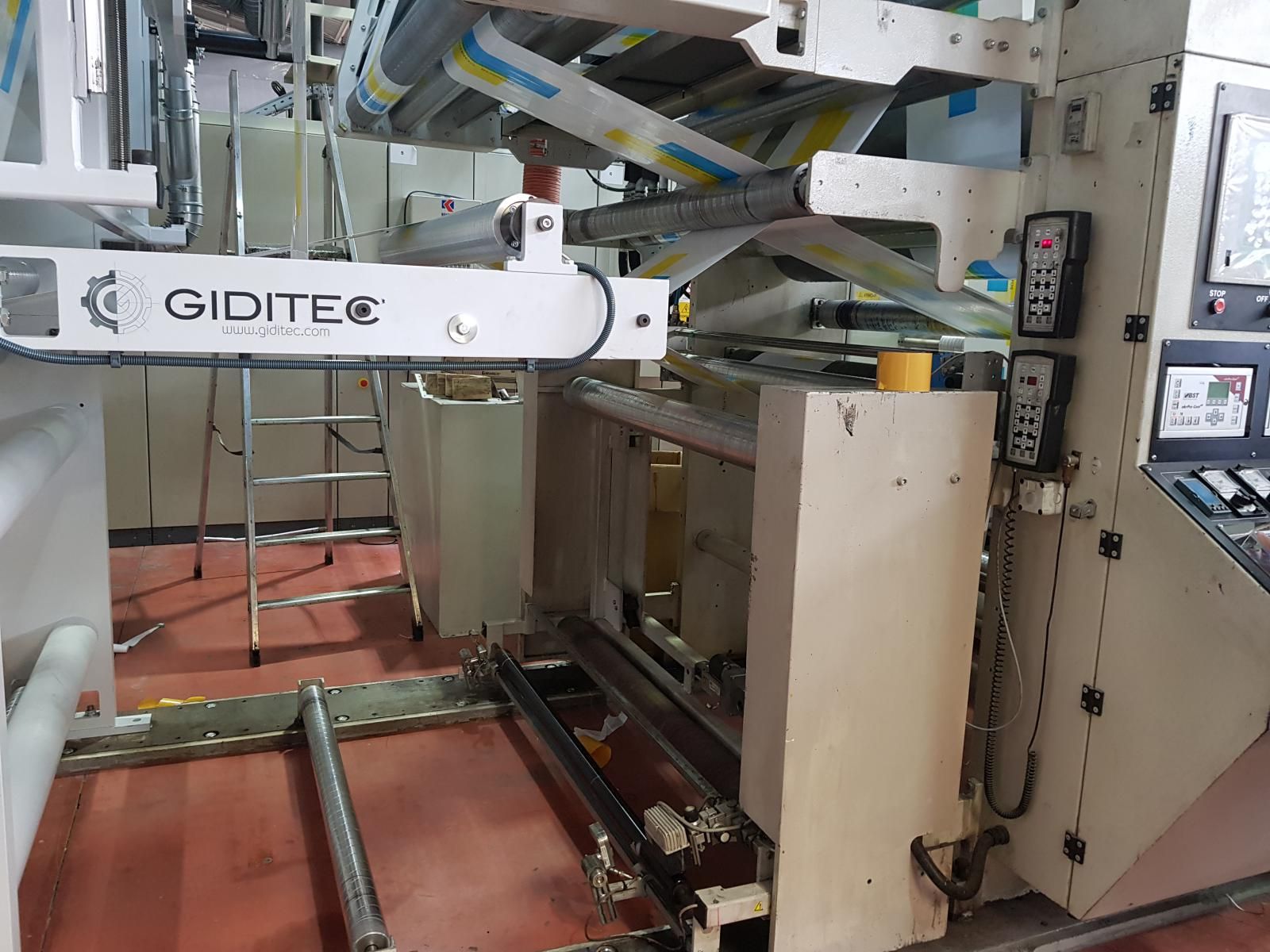 Una máquina con la palabra giditec escrita en ella