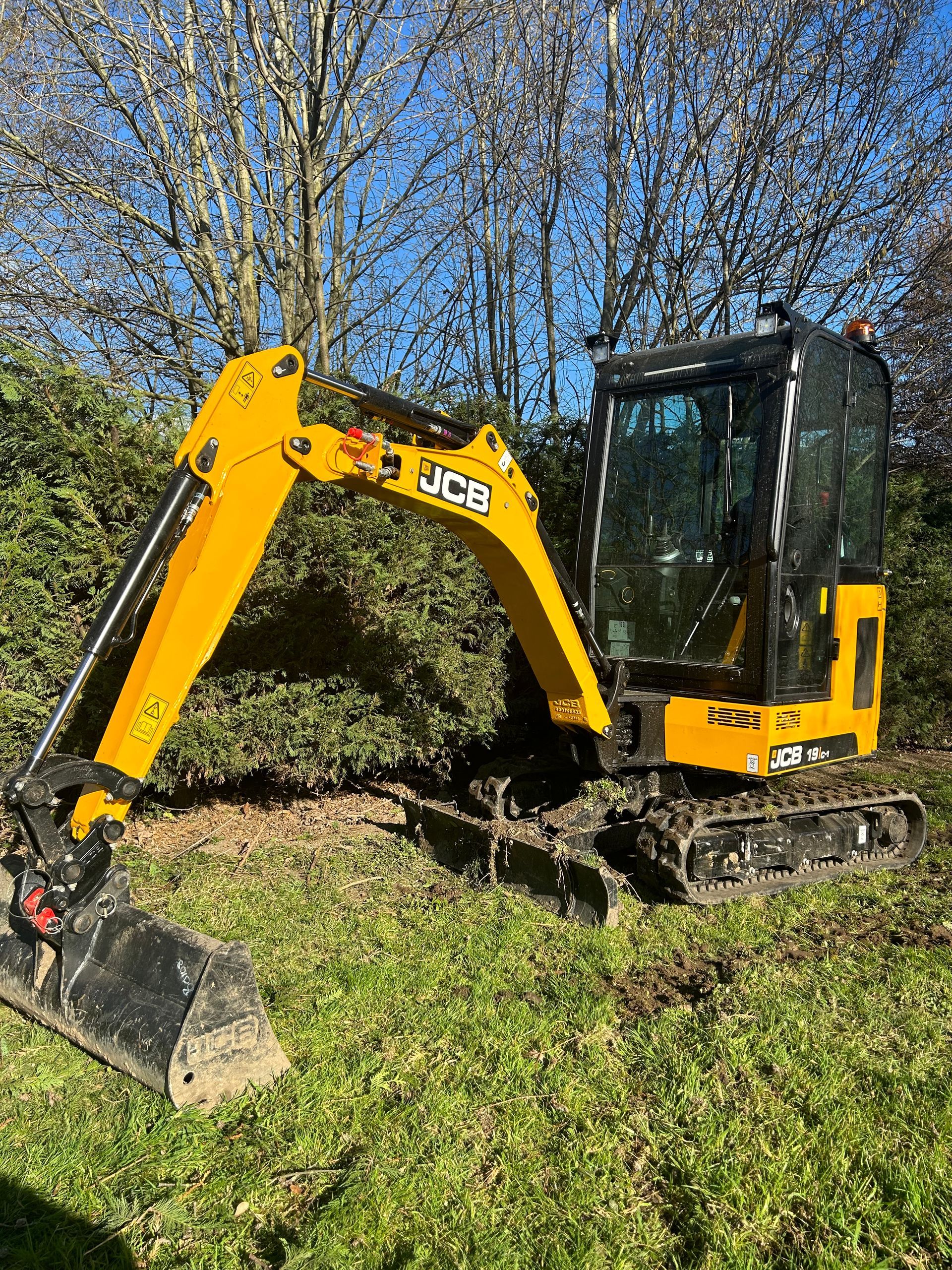 Minipelle JCB de Max Multiservice