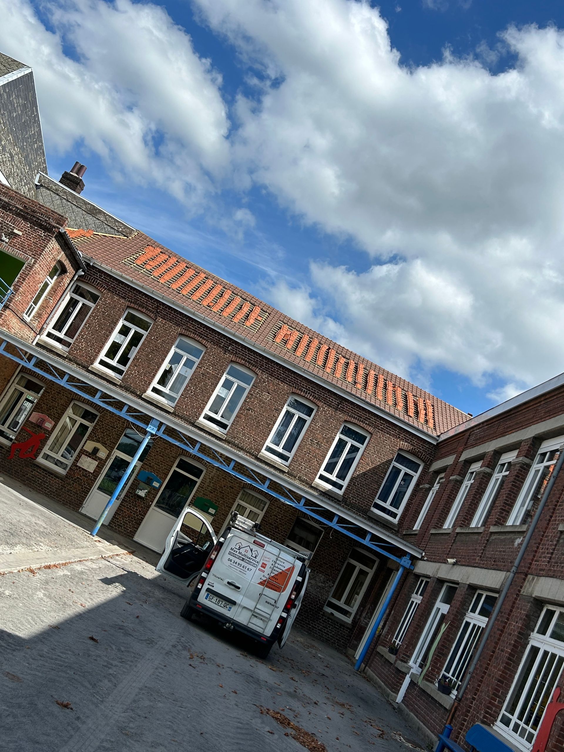 Toiture d'une école