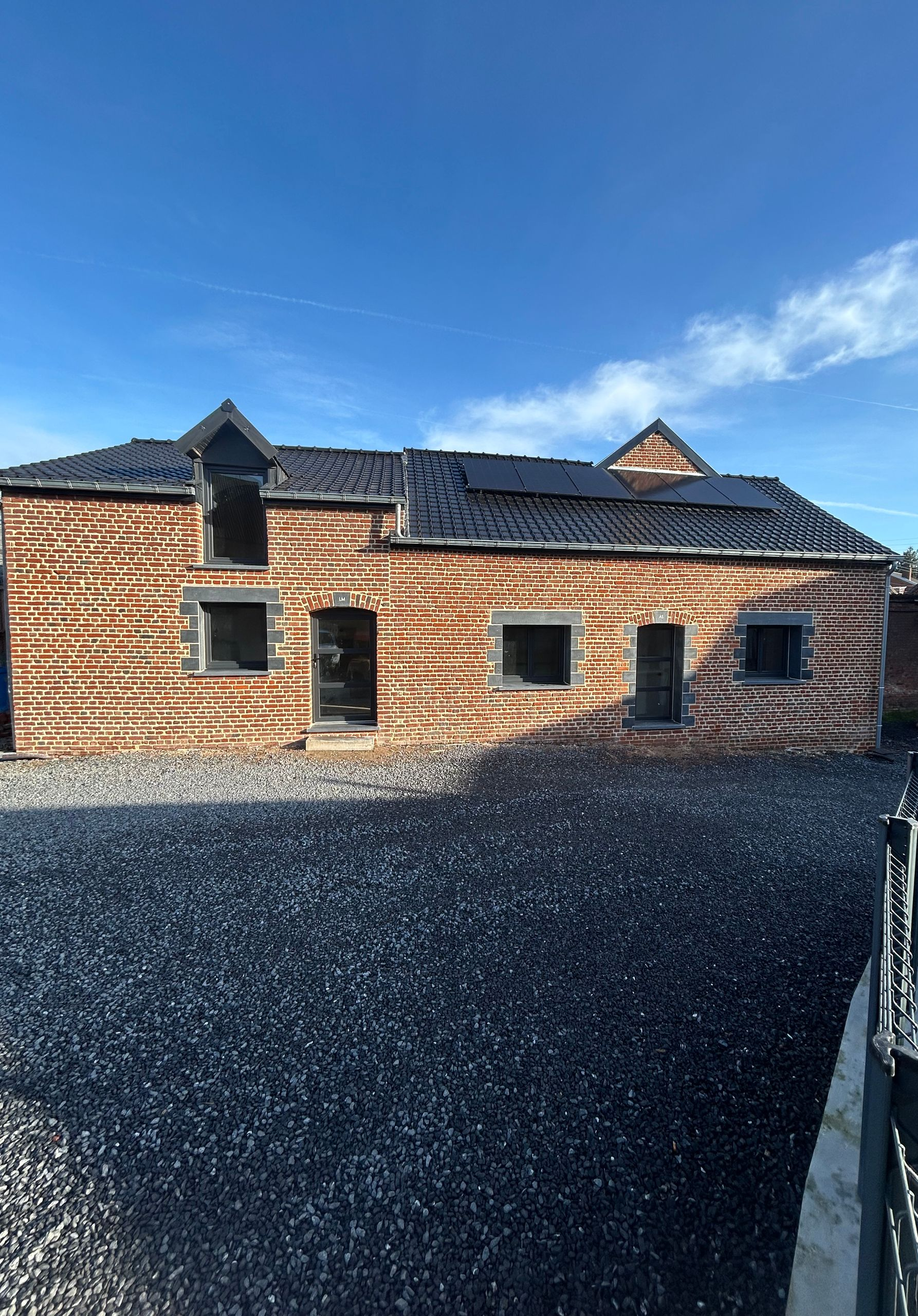 Façade de ùaison en pierre bleue