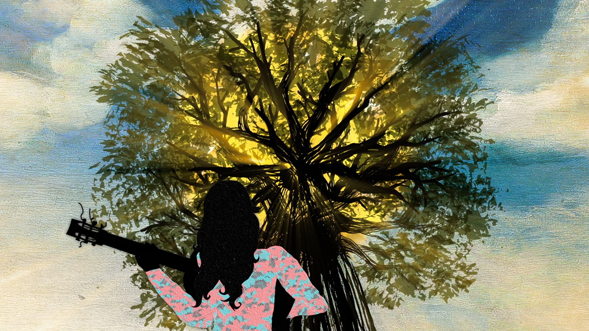 Silueta de persona tocando la guitarra bajo un árbol con el sol brillando a través de las hojas.