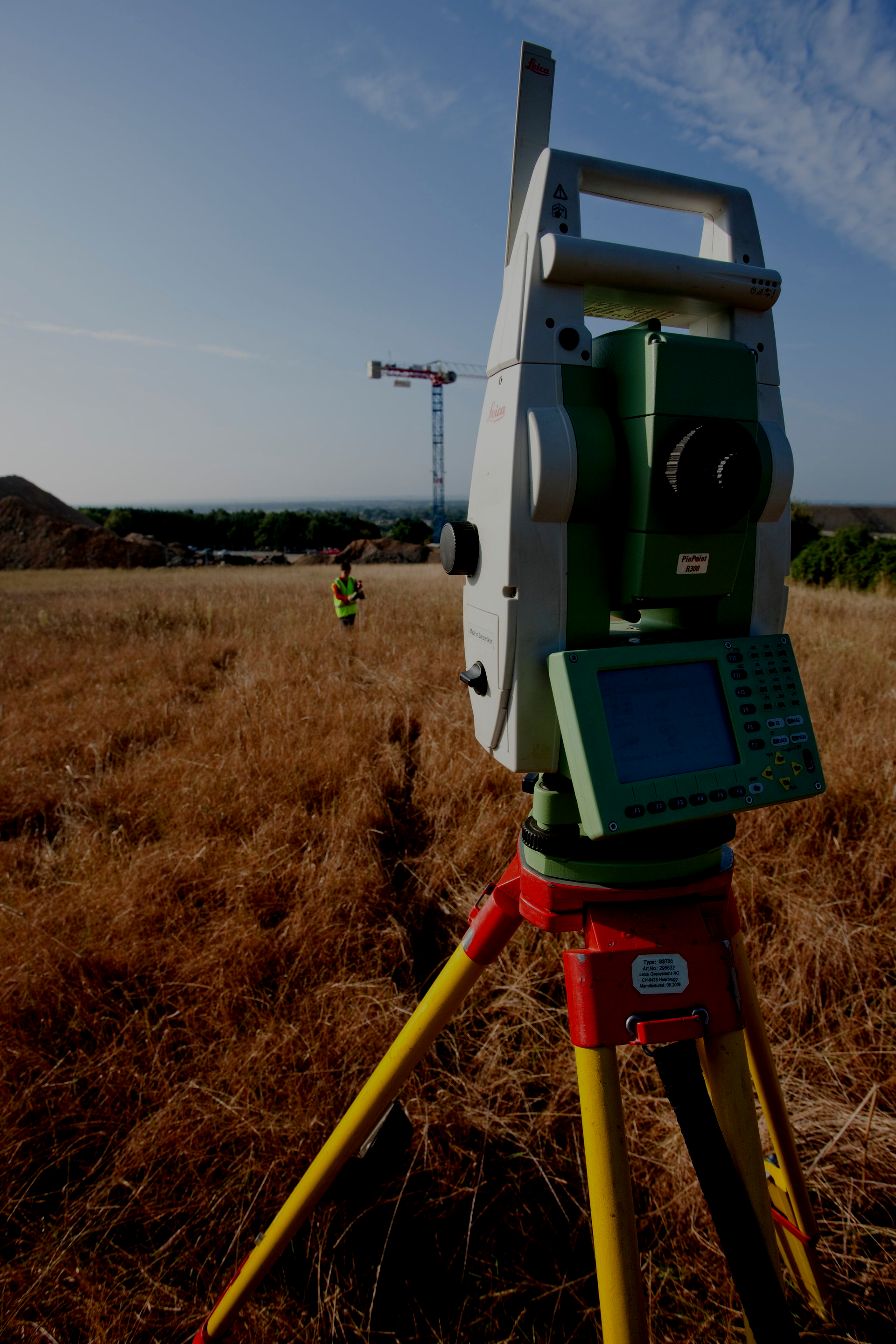 Tachéomètre sur un terrain