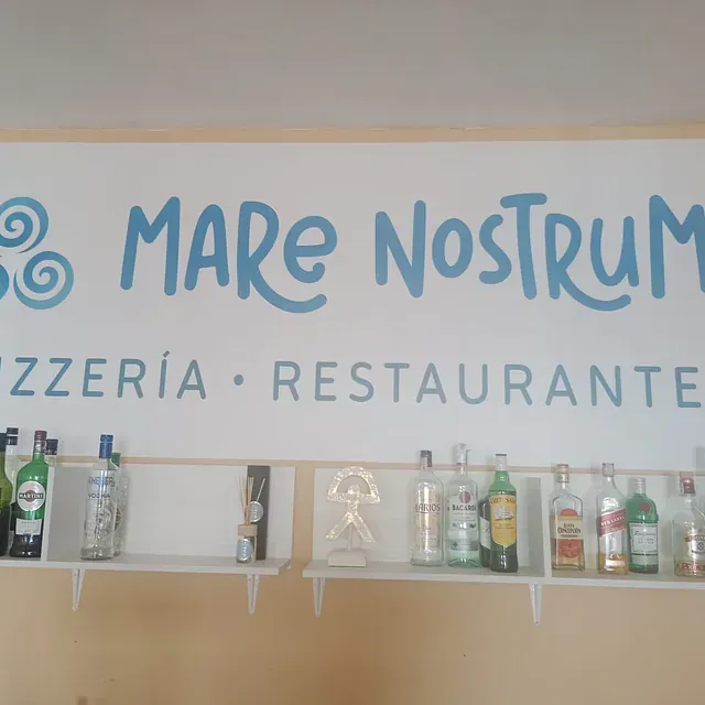 Un cartel de un restaurante llamado Mare Nostrum
