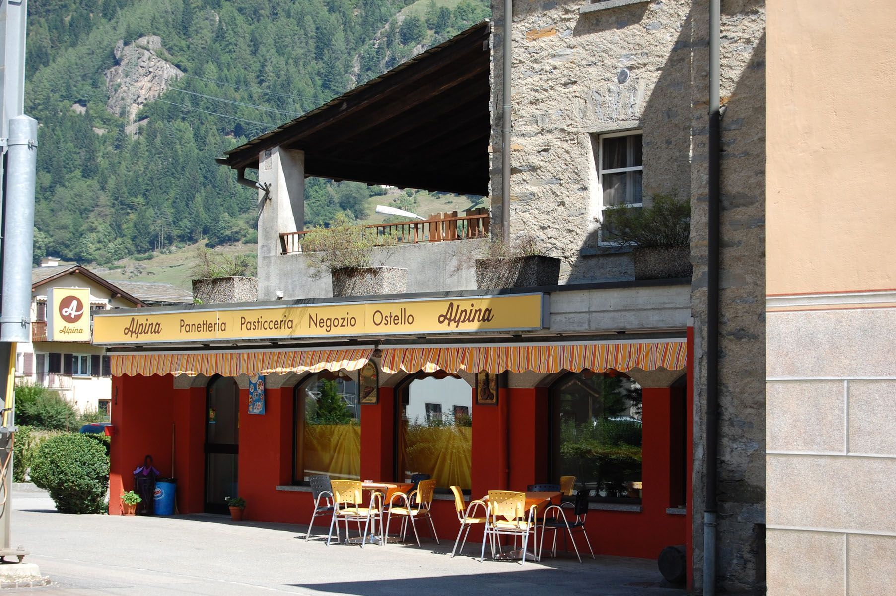 Ingresso - Panetteria Pasticceria Ostello Alpina