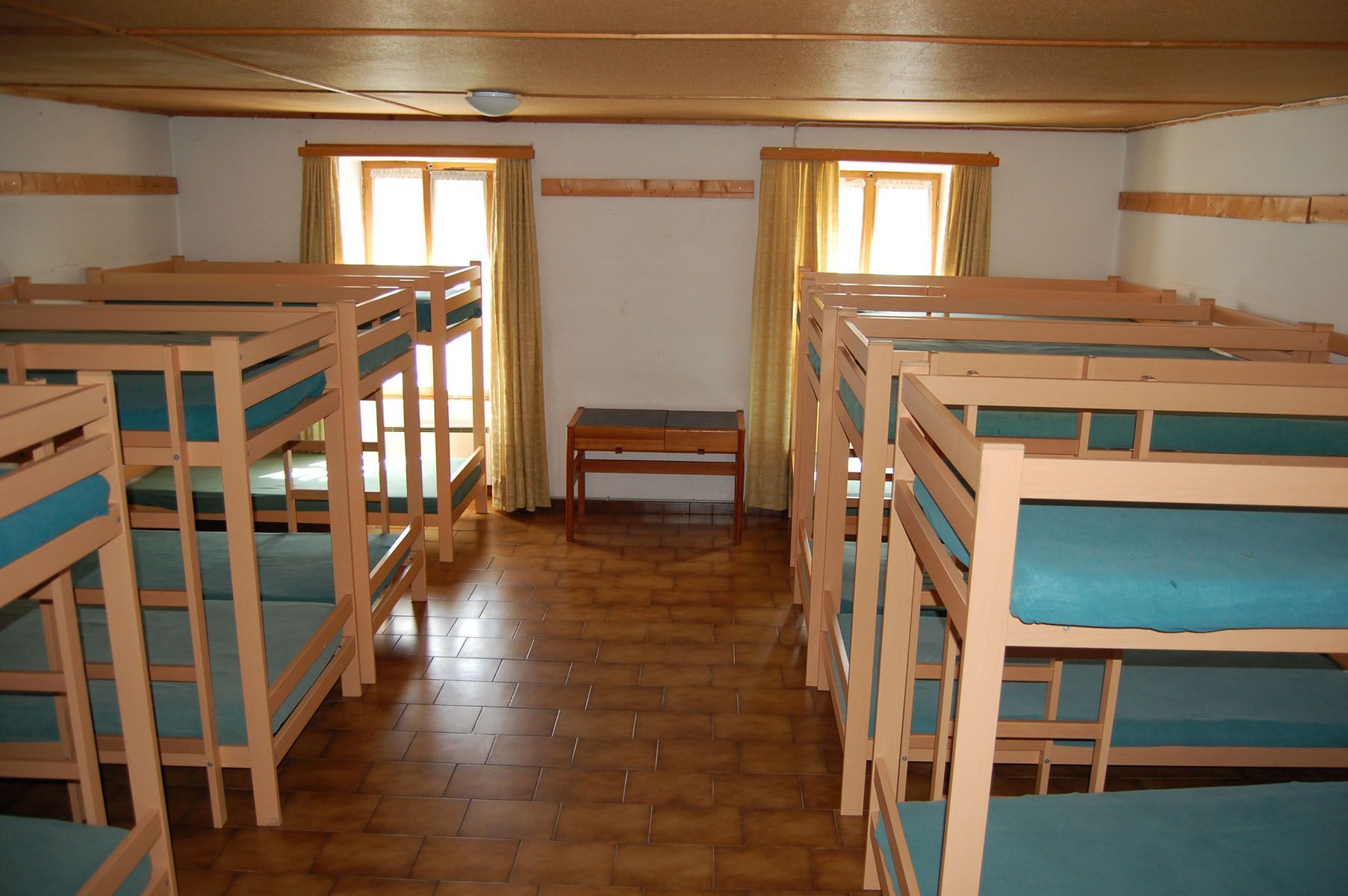 Letti a castello - Panetteria Pasticceria Ostello Alpina