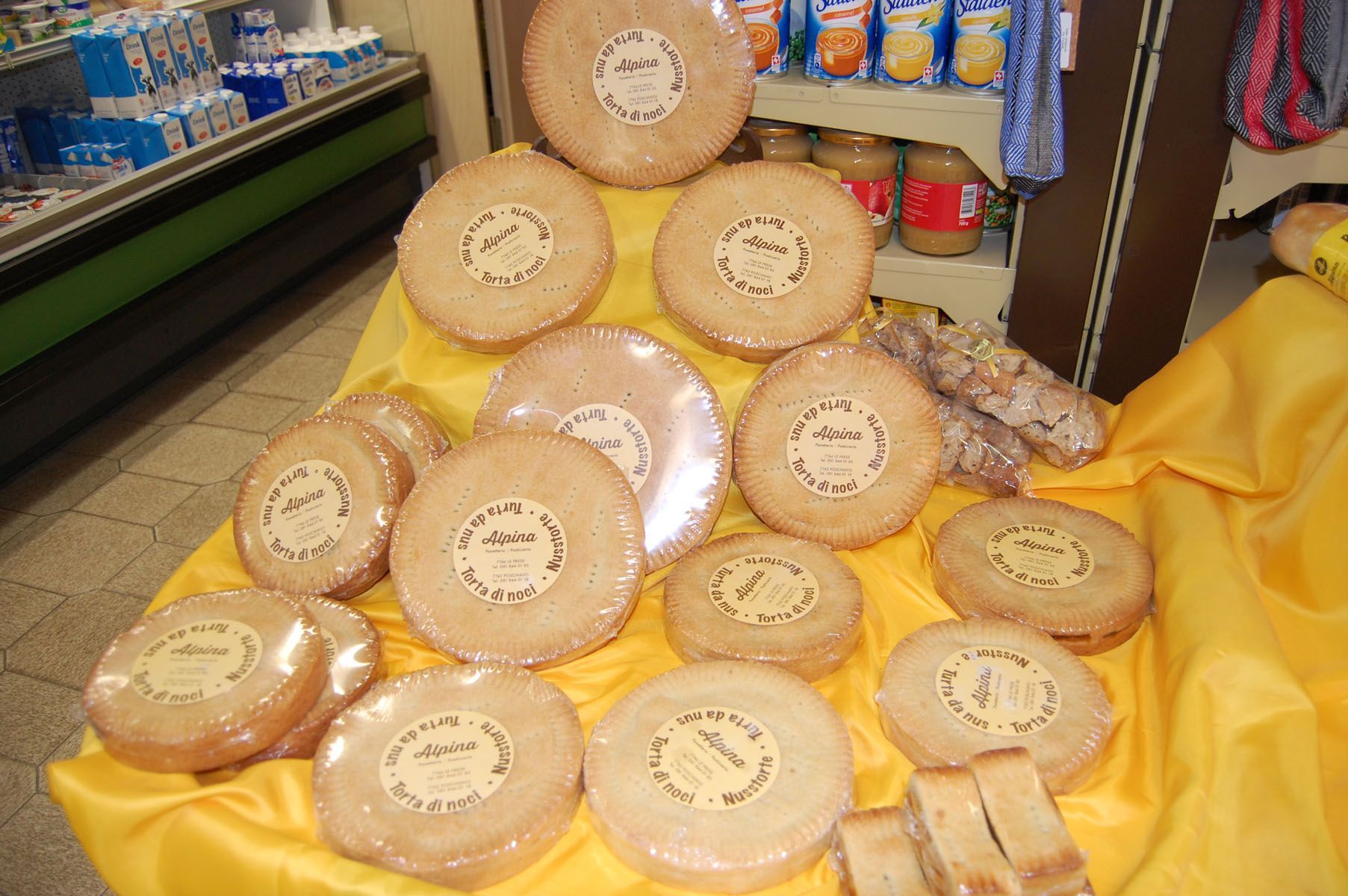 Prodotti tipici - Panetteria Pasticceria Ostello Alpina