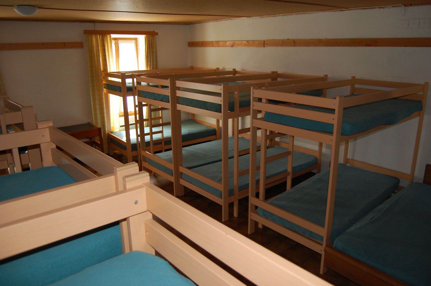 Letti a castello - Panetteria Pasticceria Ostello Alpina