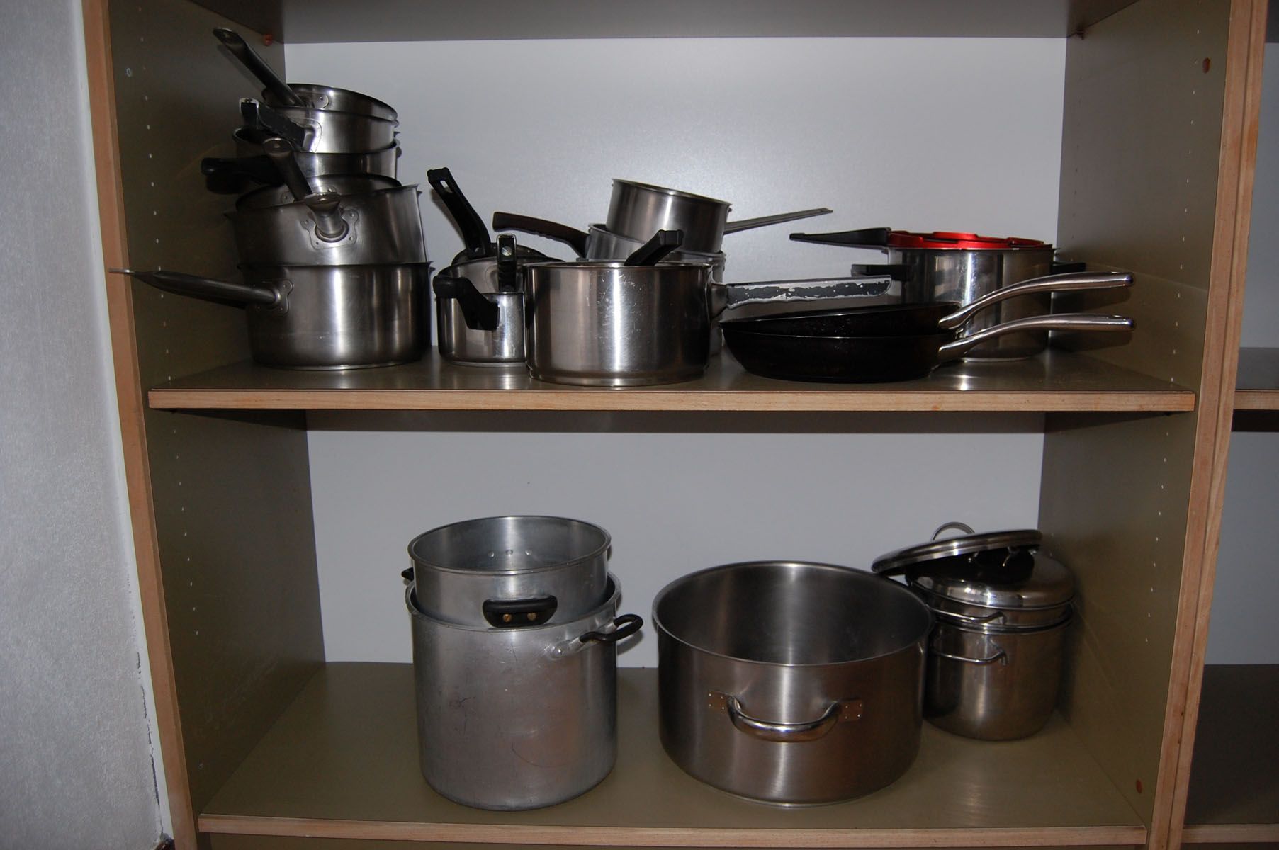 Pentole e disposizione - Panetteria Pasticceria Ostello Alpina