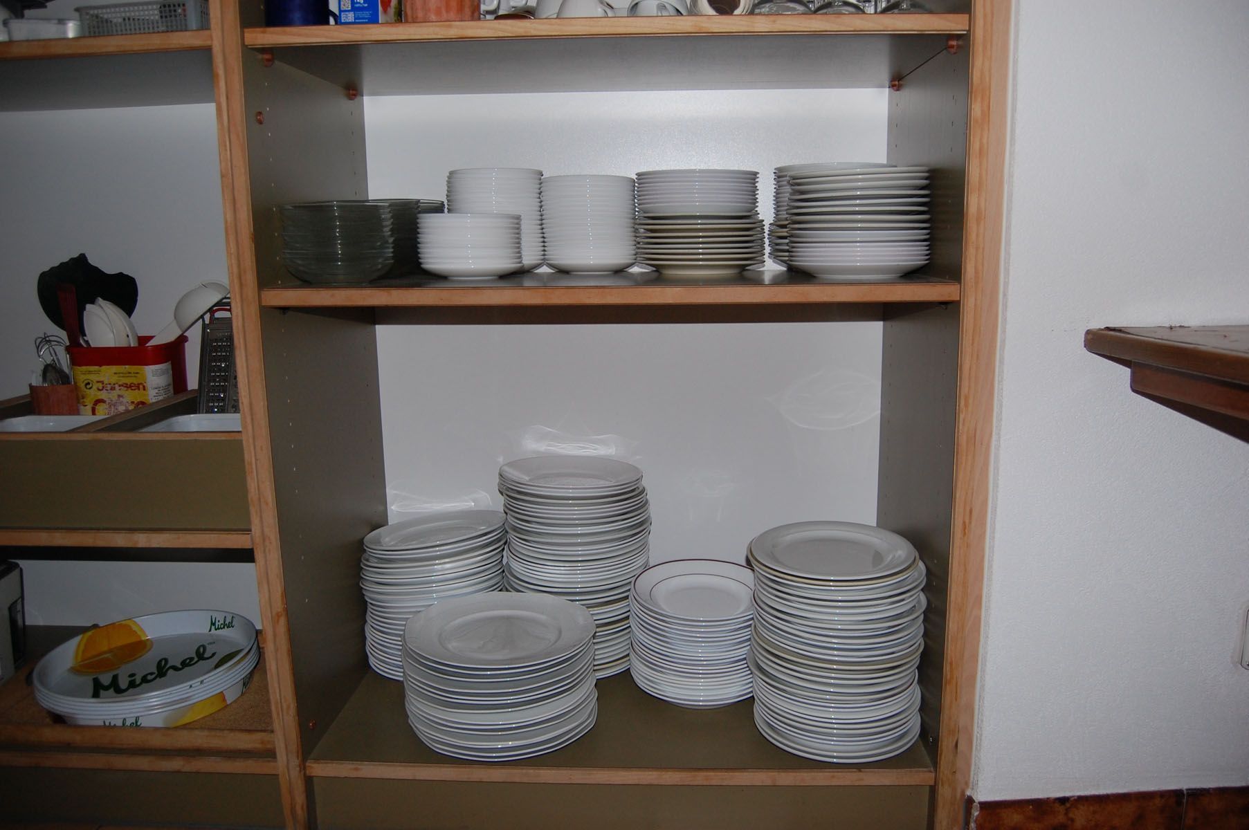 Piatti e stiviglie - Panetteria Pasticceria Ostello Alpina