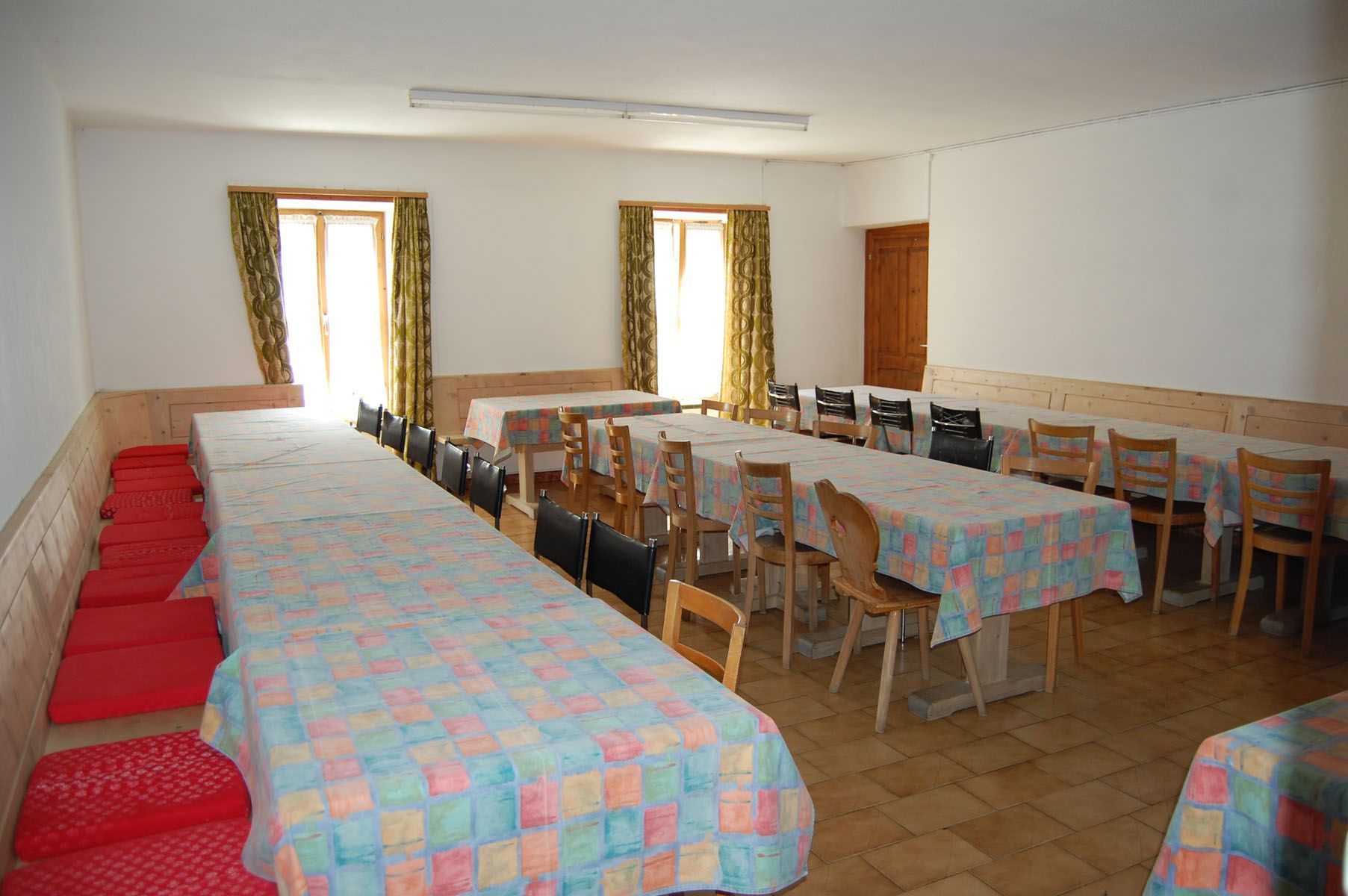 Sala per colazione e cene - Panetteria Pasticceria Ostello Alpina
