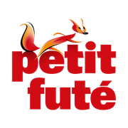 Logo « Petit Futé » en rouge avec un renard stylisé orange et noir.
