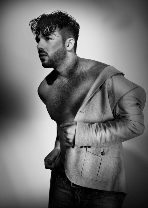 Model mit nassen Haaren