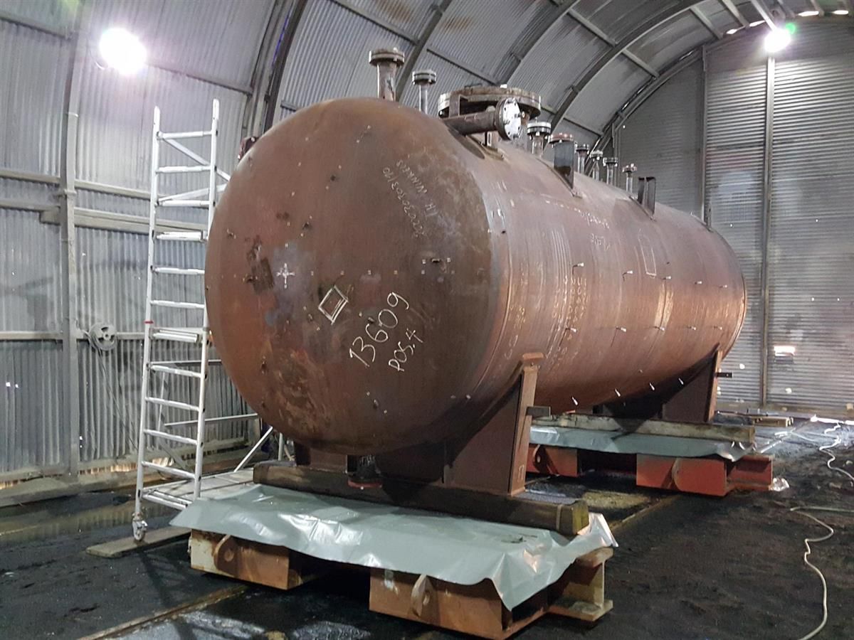 Flüssigtank Foto vorher - Jürgen Hartwig GmbH Hennef