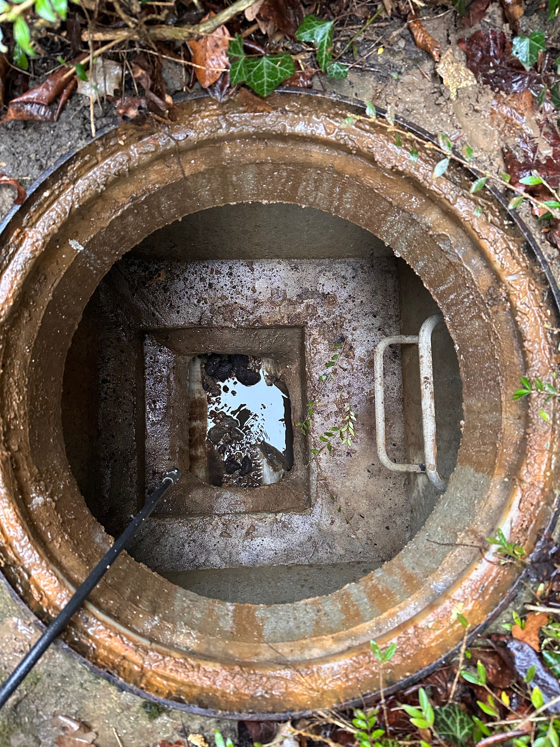 Un curage de fosse vu du dessus