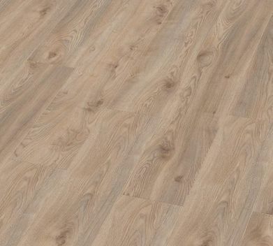 Un primer plano de un piso de madera en una habitación.