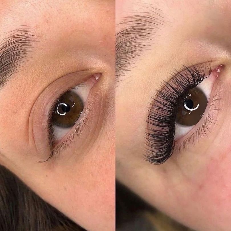 Primer plano de un ojo antes y después: pestañas naturales a la izquierda y pestañas postizas dramáticas a la derecha.